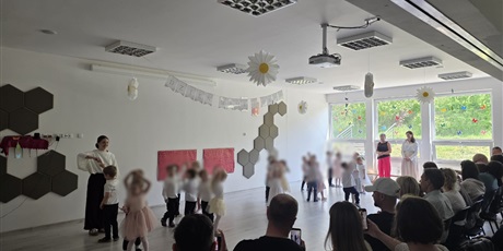 Powiększ grafikę: dzien-mamy-i-taty-w-naszym-przedszkolu-700882.jpg