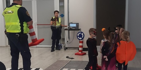 Powiększ grafikę: dzien-przedszkolaka-autochodzik-655275.jpg