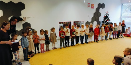 Powiększ grafikę: przedszkolny-koncert-koled-17-12-2025-667076.jpg