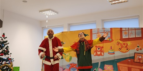 Powiększ grafikę: teatr-pomaranczowy-cylinder-668791.jpg